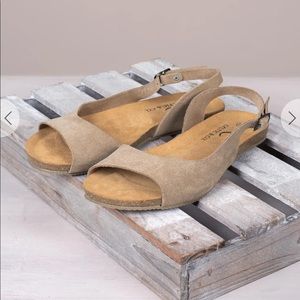 NWT Suede Sling back sandal